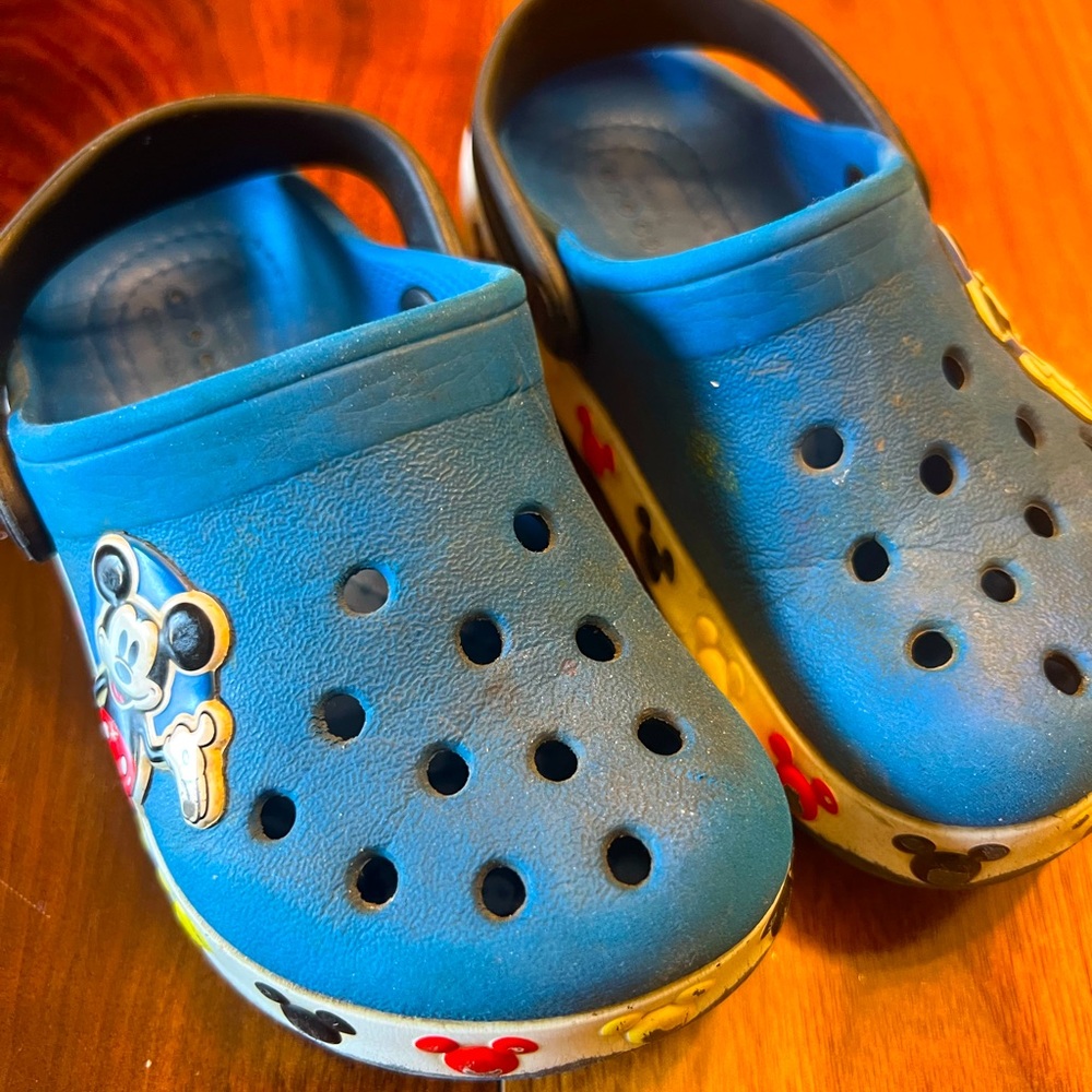 Toddler Mickey Crocs, size 7